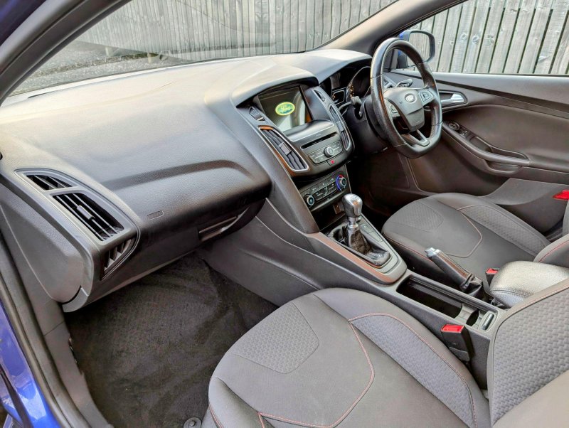 FORD FOCUS