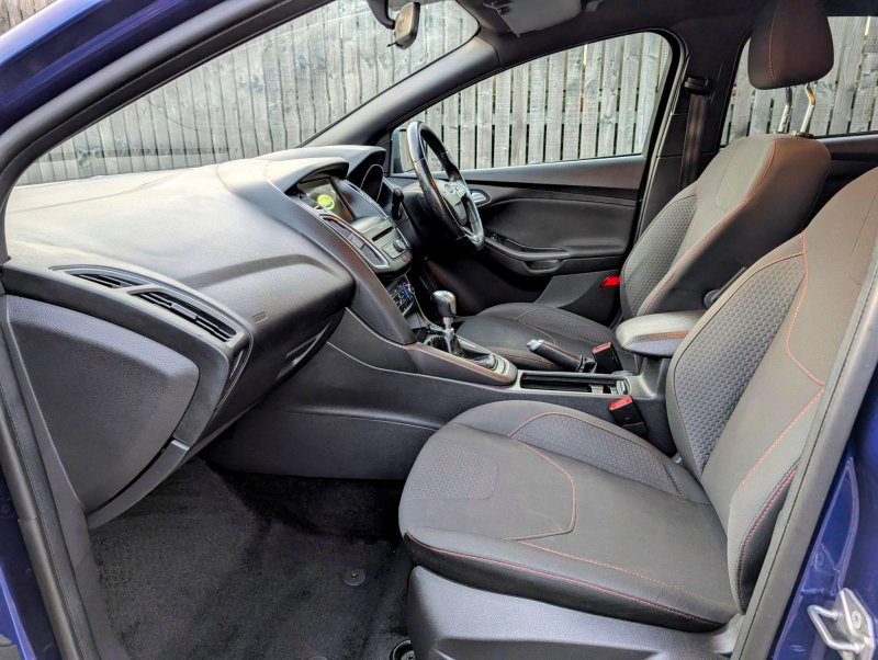 FORD FOCUS