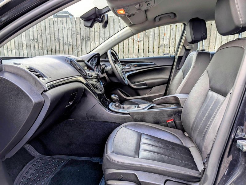 VAUXHALL INSIGNIA