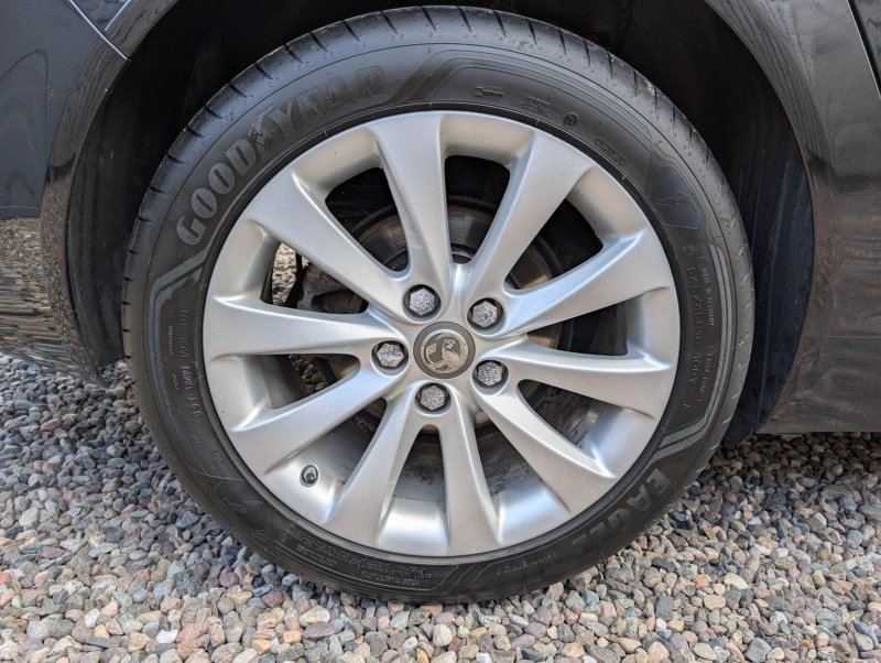 VAUXHALL INSIGNIA
