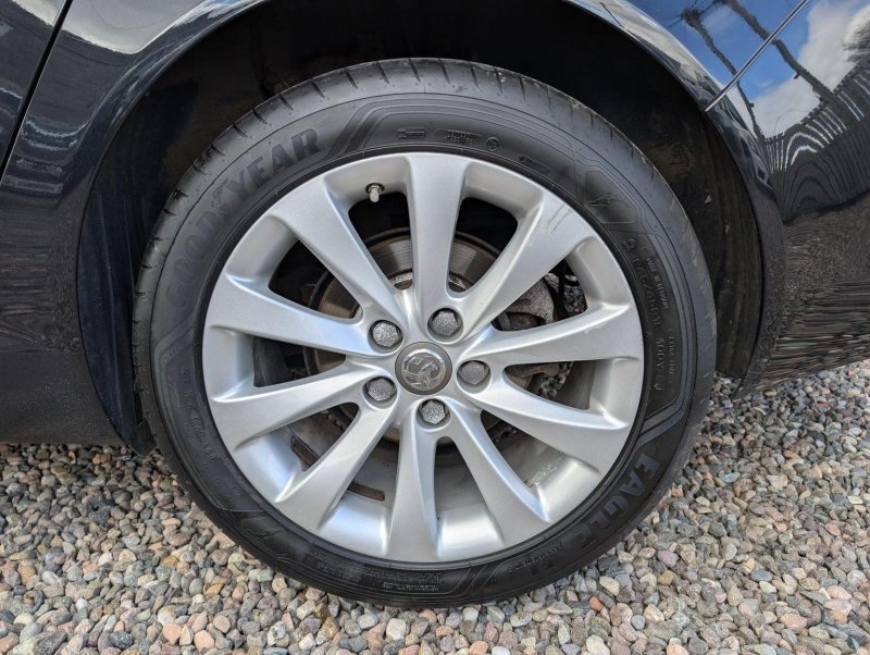 VAUXHALL INSIGNIA