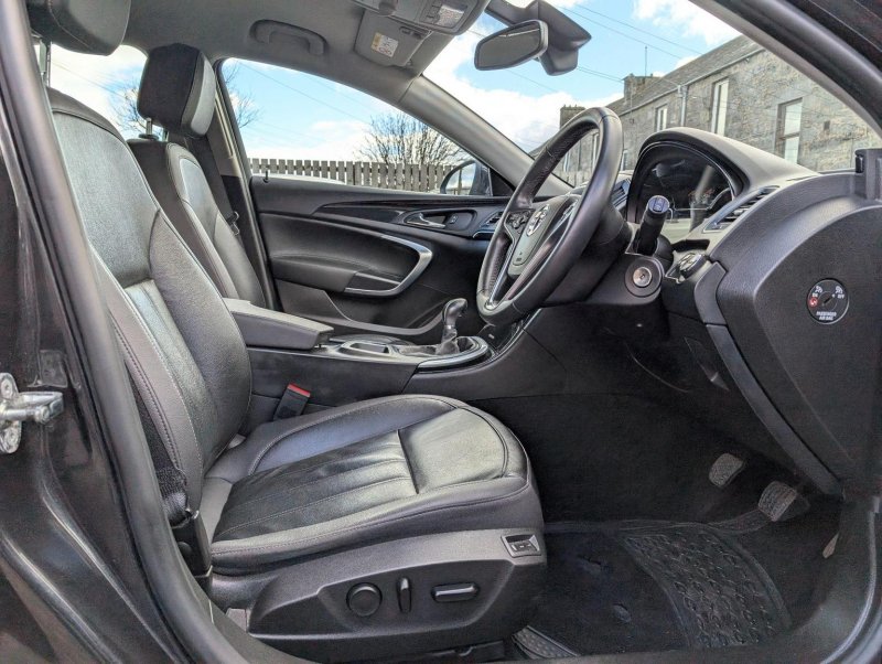 VAUXHALL INSIGNIA