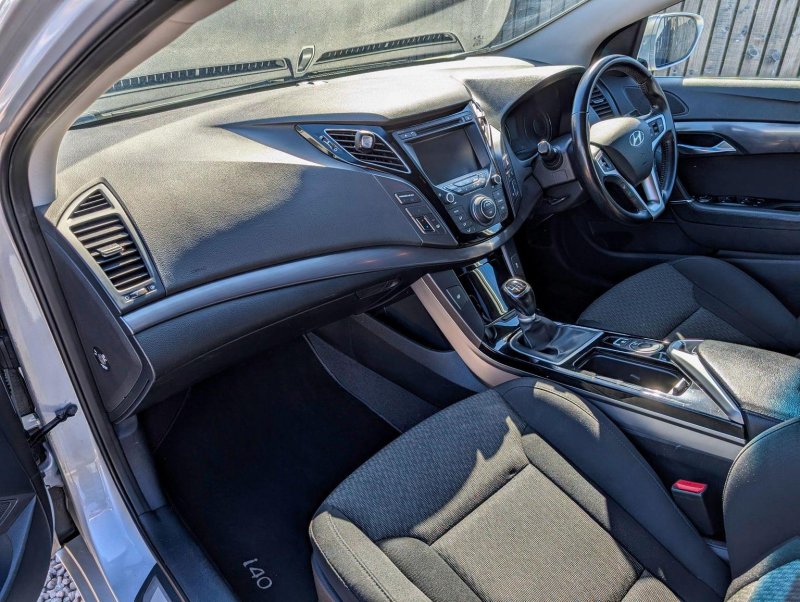 HYUNDAI I40