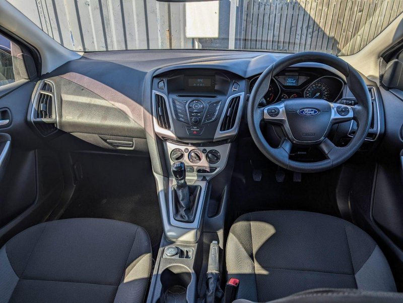FORD FOCUS