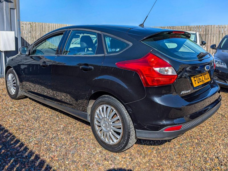 FORD FOCUS
