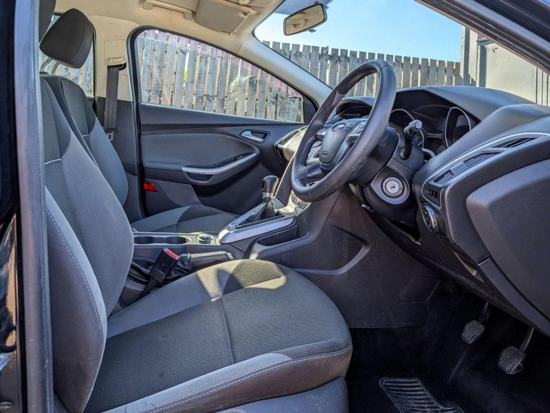 FORD FOCUS