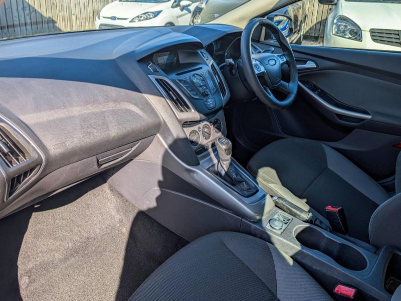FORD FOCUS