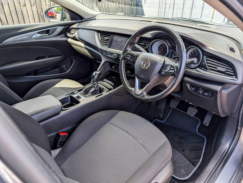 VAUXHALL INSIGNIA